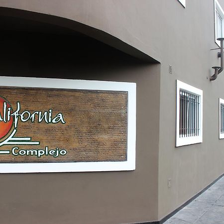 Complejo Kalifornia Apartment Пилар Екстериор снимка